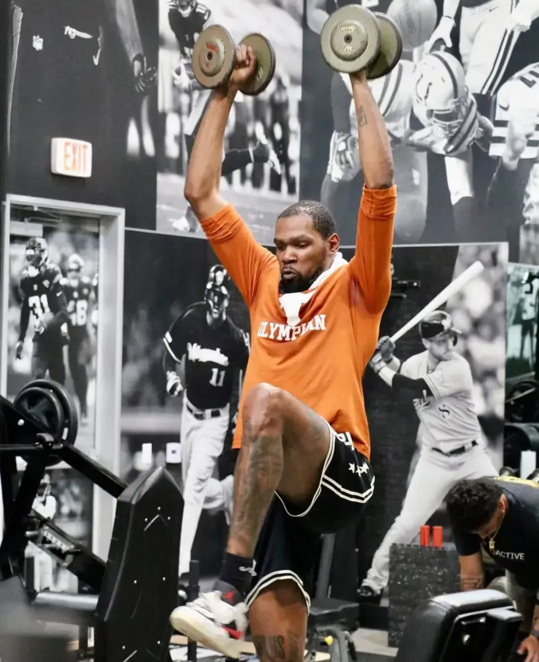 双方在交易, 杜兰特续约