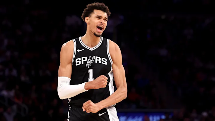 亿元年薪, 最佳防守球