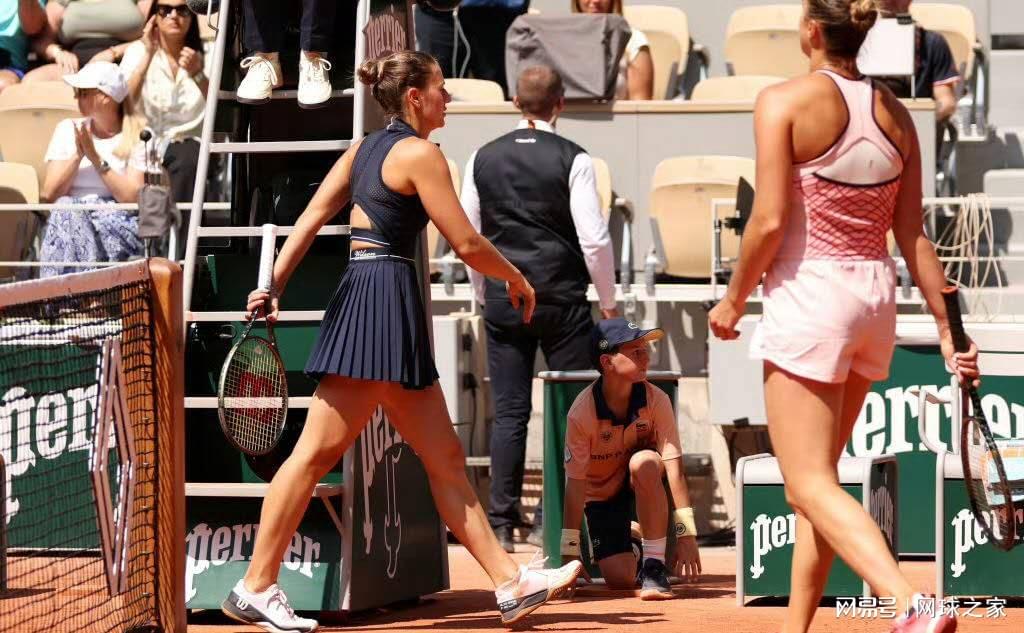 持科斯秋克, 萨巴伦卡的 持科斯秋克, 萨巴伦卡的